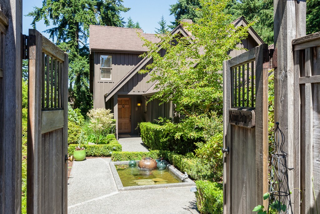 18703 92nd Ave W Edmonds, WA 98020